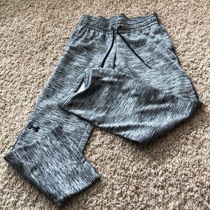 Under Armour sweat pants. Size small short I think